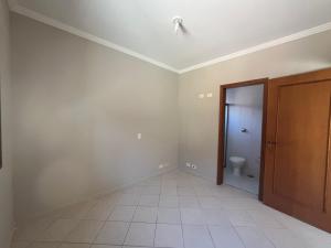 Casa no Condomínio Nova Higienópolis