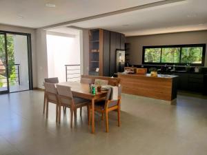 Casa no Condomínio São Fernando Residência