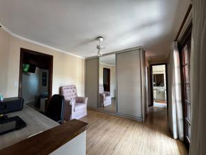 Casa no Condomínio São Fernando Residência