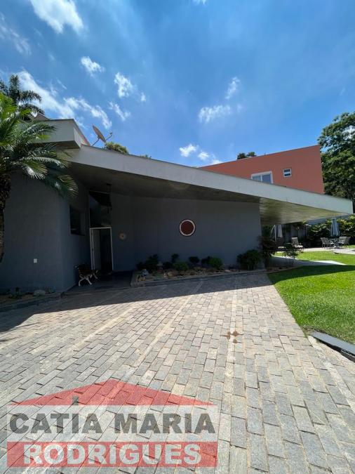 Casa no Condomínio Forest Hills Casa no Condomínio Forest Hills